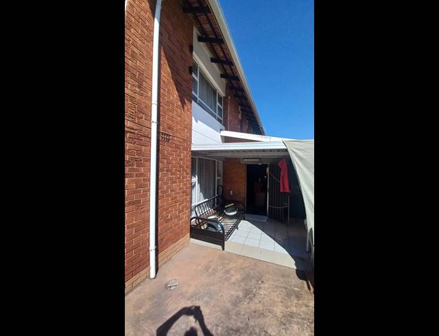 3 BEDROOM DUPLEX FOR SALE IN BLUFF